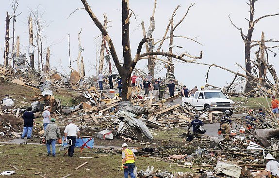 tornado pics 2011. 92757-alabama-tornado-2011